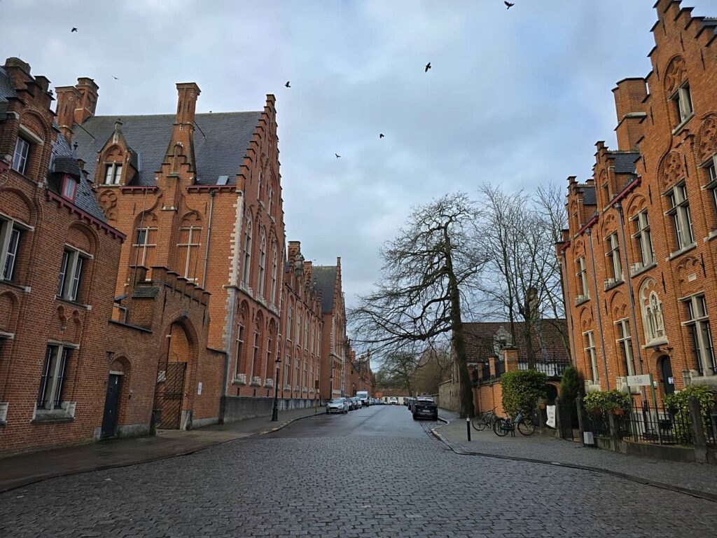 Cosa vedere a Bruges: guida completa alla perla delle Fiandre che ti ruba il cuore 140 street museum bruges, beghinaggio