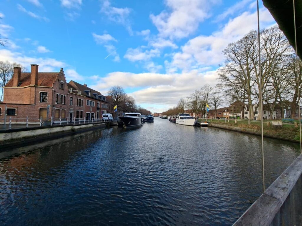 Cosa vedere a Bruges: guida completa alla perla delle Fiandre che ti ruba il cuore 194 viste sui canali di bruges