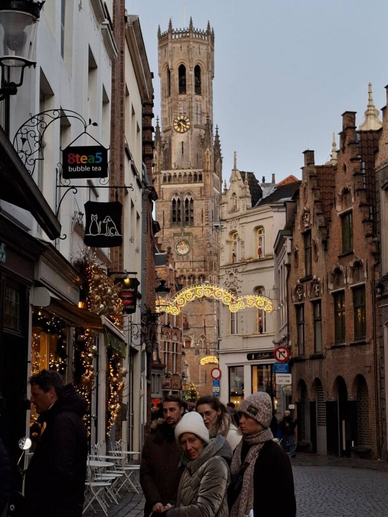 Cosa vedere a Bruges: guida completa alla perla delle Fiandre che ti ruba il cuore 114 viste sul belfort bruges