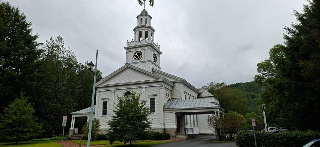 Cosa vedere a Woodstock Vermont: guida al villaggio più bello del New England 18 First Congregational Church, woodstock