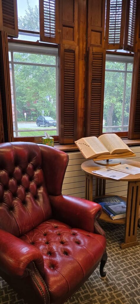 Cosa vedere a Woodstock Vermont: guida al villaggio più bello del New England 12 Norman Williams Public Library woodstock 4