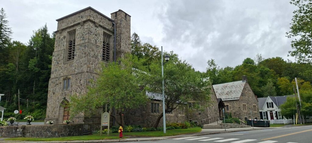 Cosa vedere a Woodstock Vermont: guida al villaggio più bello del New England 19 St. James Episcopal Church, woodstock