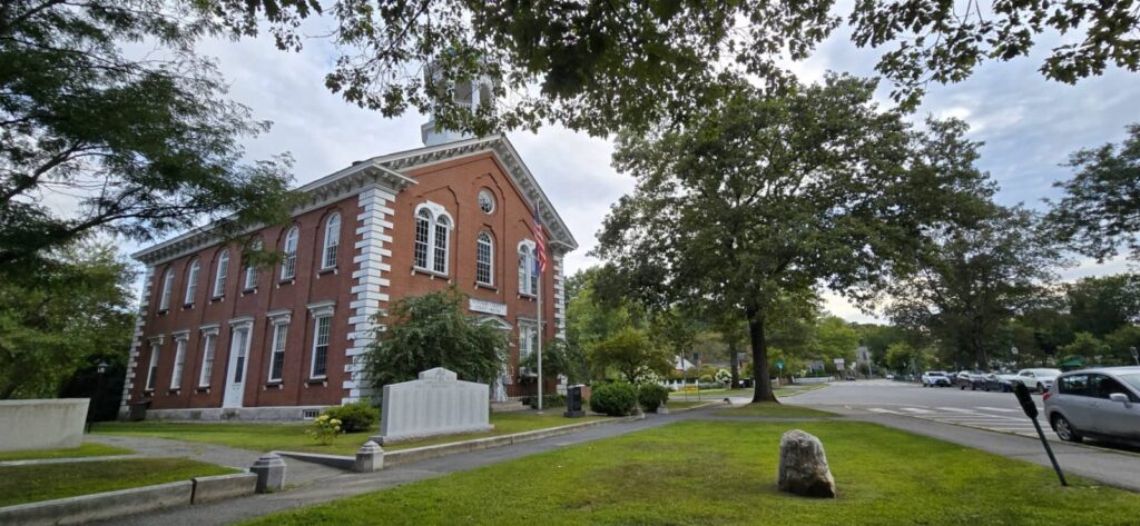 Cosa vedere a Woodstock Vermont: guida al villaggio più bello del New England 14 Windsor County Courthouse, woodstock vermont