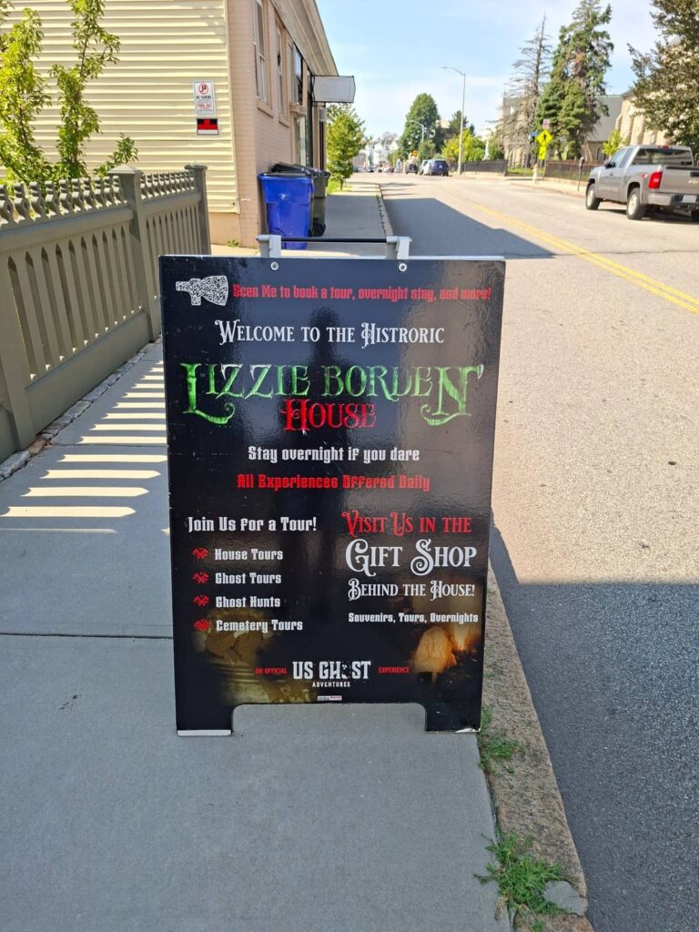 Lizzie Borden house cartello