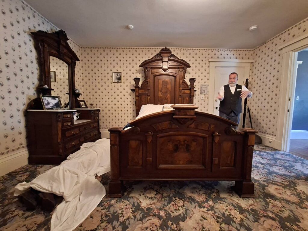 lizzie borden house, guest room