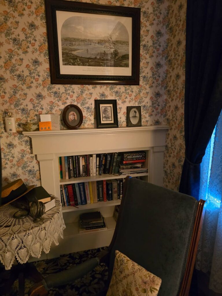 foto e oggetti dentro Lizzie Borden House