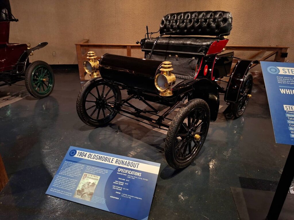 Oldsmobile Runabout - Heritage Museums and Gardens